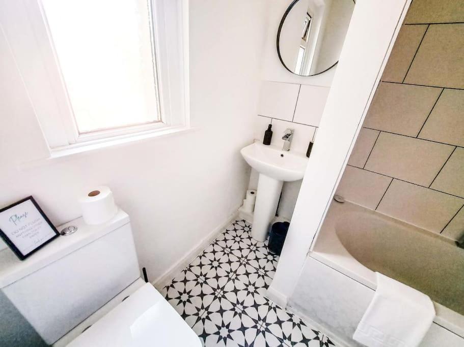 3 Bed Flat Near To Cardiff And Cardiff Bay 아파트 외부 사진