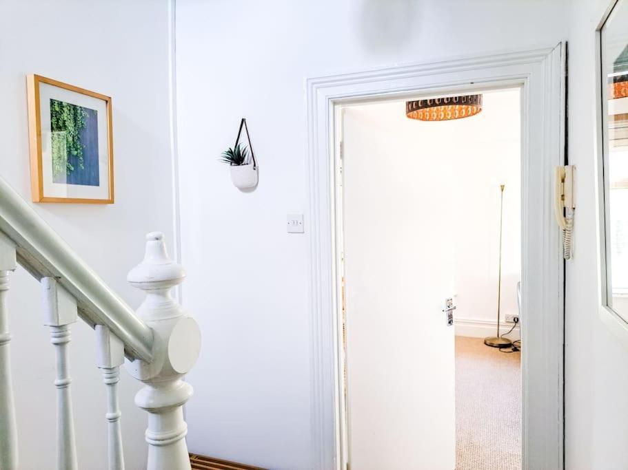 3 Bed Flat Near To Cardiff And Cardiff Bay 아파트 외부 사진
