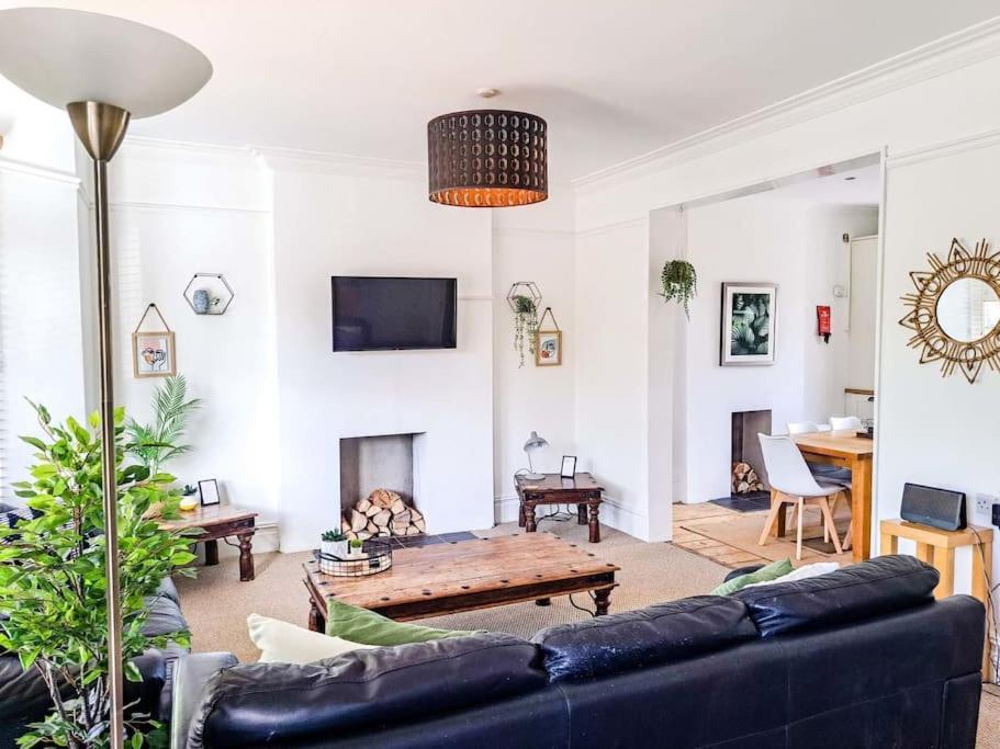 3 Bed Flat Near To Cardiff And Cardiff Bay 아파트 외부 사진